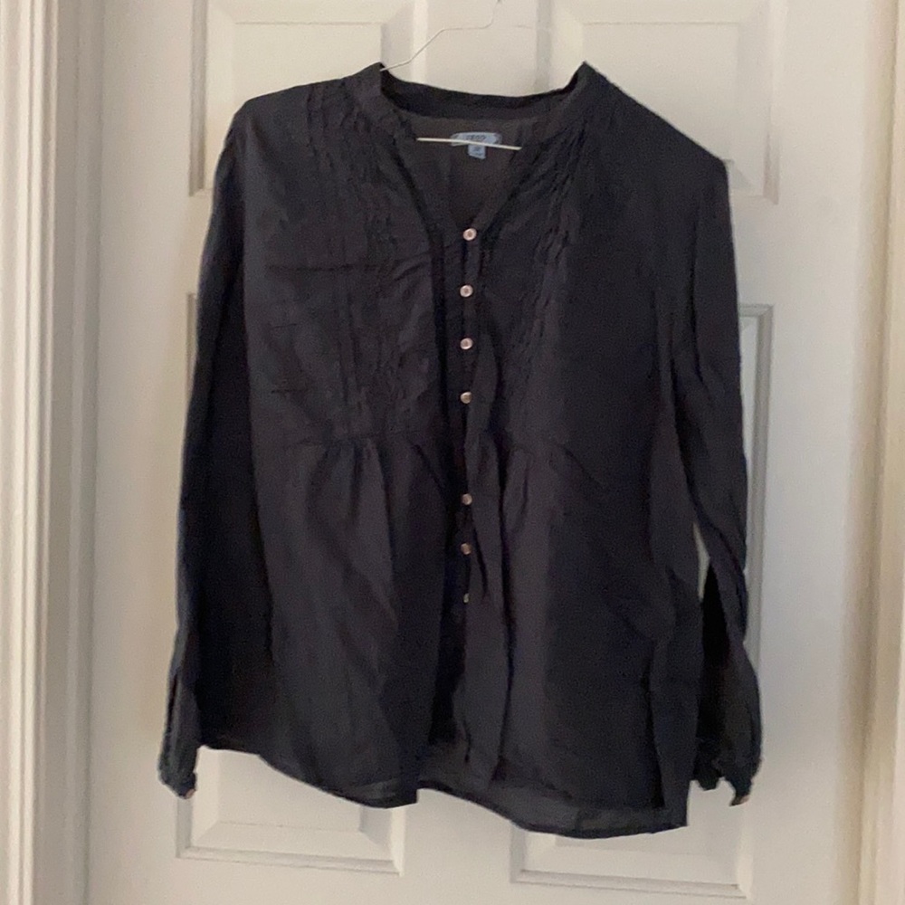 Black blouse with bottons